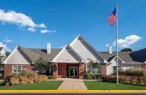 Fairfax Hotel | 3 Spacious Units Perfect for Groups! Free Breakfast, Pets are Welcome!
