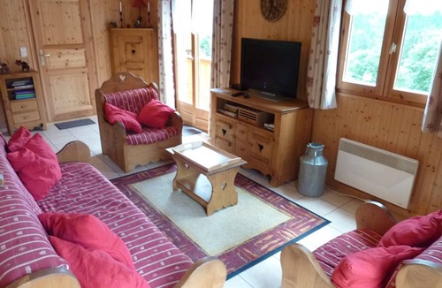Station de Drouzin le Mont Ski Chalet | 3-star chalet with large terrace in lush setting