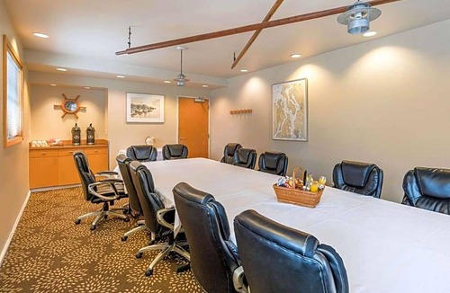 Northwest Everett Hotel | 3-Star Hotel ∙ Inn at Port Gardner, Ascend Hotel Collection