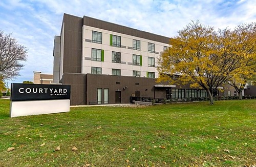 West Springfield Hotel | 3-Star Hotel ∙ Courtyard by Marriott West Springfield