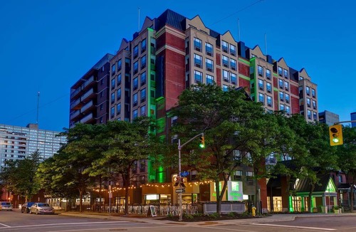 Byward Market - Parliament Hill Hotel | 3-Star Hotel ∙ Holiday Inn - Ottawa Dwtn - Parliament Hill, an IHG Hotel