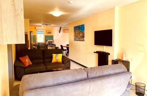 Capdrot House | 3-Star Tourism Rated Holiday Home with Air Con and Private Heated Pool - 40 Mins from Bergerac