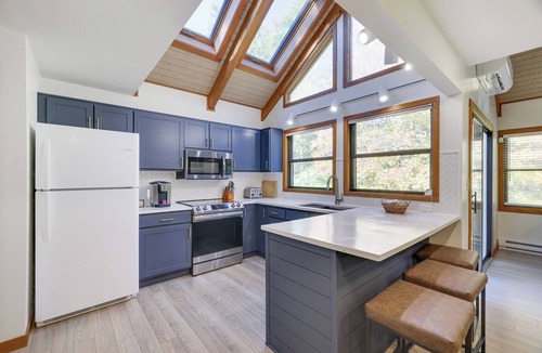 Jim Thorpe Cabin | 3 Suites · 4 Baths · Walk to the Best View in JT!