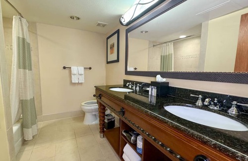 Western Division Hotel | 3 Suites with Grill, Pool, Hot Tub & Pet-Friendly Stay Near Museums & Downtown