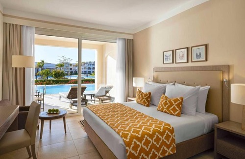 Port Ghalib Hotel | 3 Swim-Up Rooms for Group Getaways with Pools, Spa, Yoga & Tennis Access