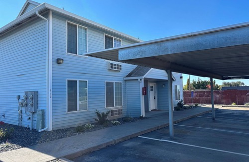 Pendleton Apartment | 3 The Honey Hive - 2 bedroom 1 bathroom unit in Pendleton