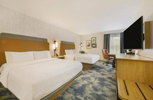 Huntsville Hotel | 3 Tranquil Rooms w/Free Breakfast & Parking Near Jones Farm Park - 2.2 miles