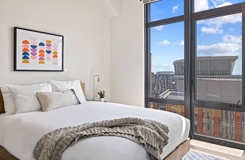 Bluemont Hotel | 3 Units | Arlington Getaway w/Kitchen & Pool | Near Smithsonian Museums & Parks