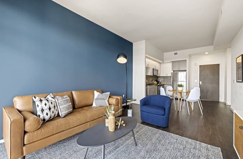 Bluemont Hotel | 3 Units | Arlington Stay w/Kitchen & Balcony | Near Smithsonian Museums & Park