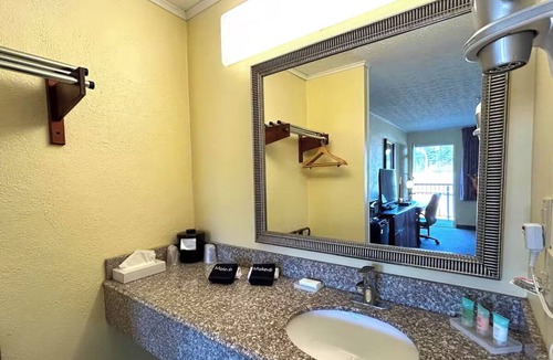 Logan Hotel | 3 Units | Logan Retreat | Hocking Hills Trails | Explore Waterfalls & Caves