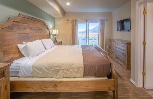 Genoa Hotel | 3 Units | Perfect Family Escape | Game Room, Hot Springs & Mountain Calm