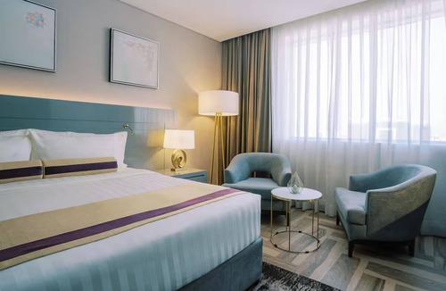 Al Muraqqabat Hotel | 3 Units | Skyline Fun Escape | Burj Khalifa, Dubai Fountain & Rooftop Pool