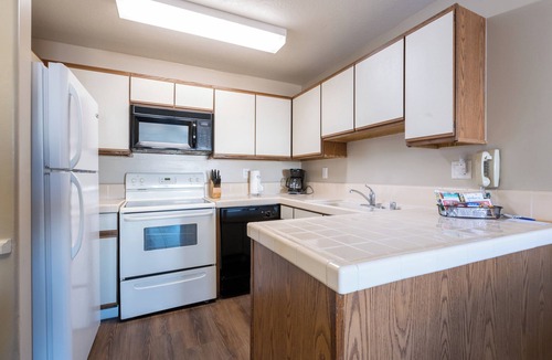 Capistrano Beach Hotel | 3 Units | Steps from Capistrano Beach | Outdoor Pool