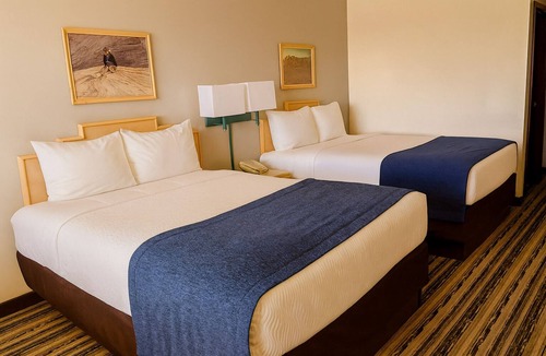 St. Michaels Hotel | 3 units | Two Double Beds near Navajo Zoo 3.9mi | Pet-Friendly w/Free Breakfast