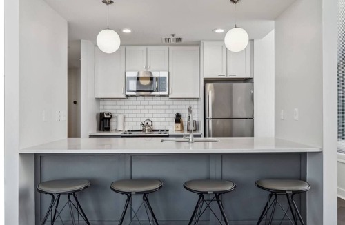 Downtown Pittsburgh Apartment | 3 Units | Union Station Grandeur | Fitness Access | Near Carnegie Science Cent