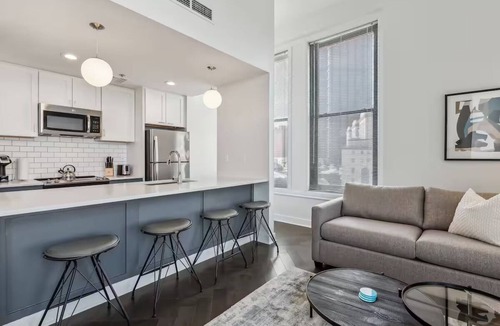 Downtown Pittsburgh Apartment | 3 Units | Union Station Grandeur | Fitness Access | Near Carnegie Science Cent