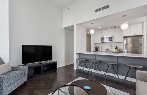 Downtown Pittsburgh Apartment | 3 Units | Union Station Grandeur | Fitness Access | Near Carnegie Science Cent