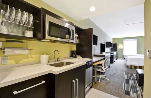 Rock Hill Hotel | 3 Units w/Fireplace Lounge + Kitchen Near Main Street Historic District