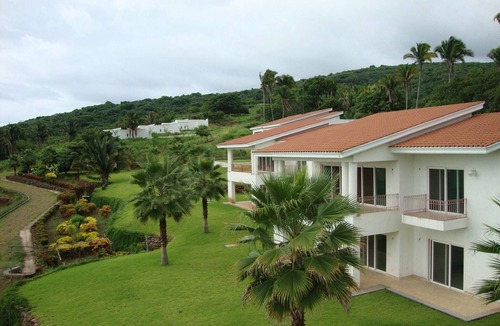 Santa Cruz Villa | #3 Villa Shared Pool & Spa, 3 Bedrooms/2 Bath, Private Beach Ramada