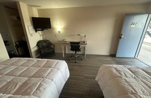 Walla Walla Hotel | 3 Walla Walla Rooms Perfect for Group Stays! | Pet Friendly & Free Parking
