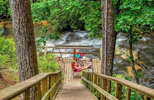 Wiley House | #3 - Waterfall Retreat- Riverfront Room- Near Tallulah Gorge