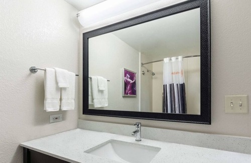 Arsenal House | 3 x King Bed Studio Suite in La Quinta Inn by Wyndham San Antonio Downtown