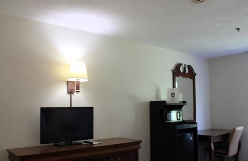 Mount Vernon Hotel | 3 x Non-Smoking Triple Queen at FairBridge Inn Express Mt Vernon
