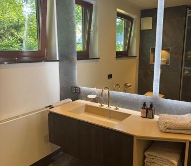 Gauting Apartment | 30 min from Munich & S-Bahn apartment with garden