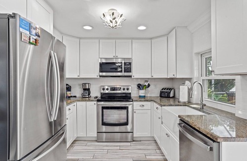 Cape Coral House | 30 min to the Ocean; Free Amenity Pool, Spa, Kayaks, Bikes, Fishing gear & More
