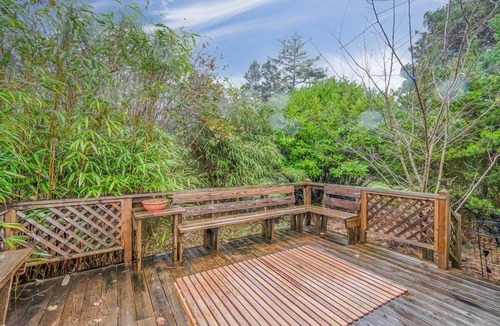 Long Beach House | 30 NIGHT MINIMUM, Fenced Yard, firepit, near town (CCozy)