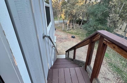 Redding Apartment | 30+ Night Rental - 2 BR Lakeside Appt