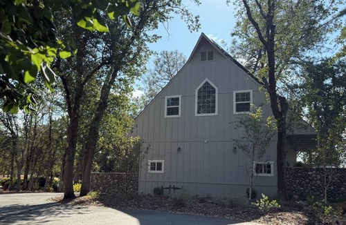 Redding Apartment | 30+ Night Rental - 2 BR Lakeside Appt