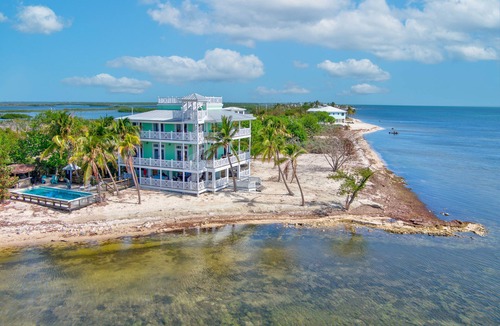Coupon Bight Aquatic Preserve House | 300’ Private Beach, Pool & Rooftop w Panoramic Ocean Views
