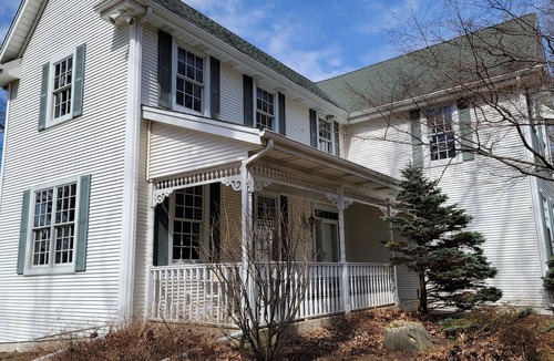 Burlington House | 3000 sq ft home - Private 25 acres on a river - 45 min from Milwaukee or Madison