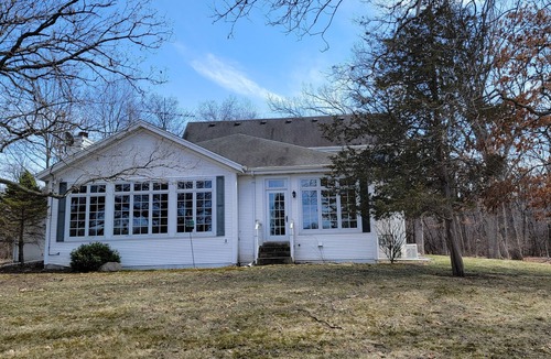 Burlington House | 3000 sq ft home - Private 25 acres on a river - 45 min from Milwaukee or Madison