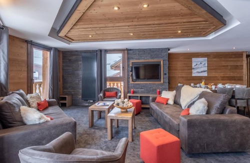 Val-Thorens Apartment | 300m from resort center, swimming pool, sauna, fireplace or stove, tv, ski locker, 120m²