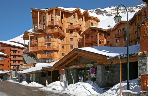Val-Thorens Apartment | 300m from resort center, swimming pool, sauna, fireplace or stove, tv, ski locker, 120m²