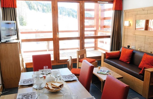 Arc-1600 Apartment | 300m from resort center, swimming pool, sauna, hammam, terrace, balcony, tv, ski locker, 63-75m²