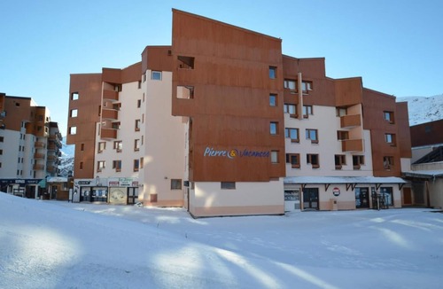 Les Bruyeres Apartment | 300m from shops, 2nd floor, view ski slopes, tv, 33m², Les Menuires
