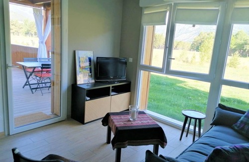 Barcelonnette Apartment | 300m from shops, Ground floor, parking, tv, ski locker, 49m², Pra Loup
