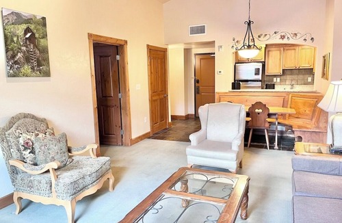 Midway Villa | 3072 | Upscale King Villa | Near Park City + Pool