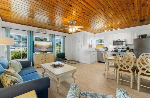 Laguna Beach Estates House | 30ft from Perfect LAGUNA BEACH ~ Directly across the street ~ July is on SALE!t!