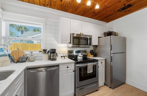 Laguna Beach Estates House | 30ft from Perfect LAGUNA BEACH ~ Directly across the street ~ July is on SALE!t!