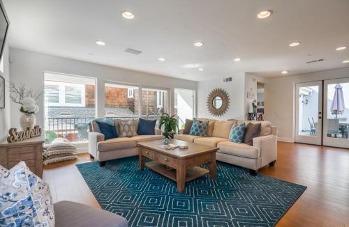 Corona del Mar House | 310 and a half Iris Ave