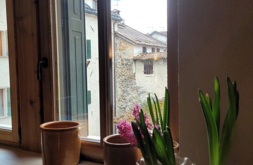 Belluno Apartment | 314 - RECORDS ROOM