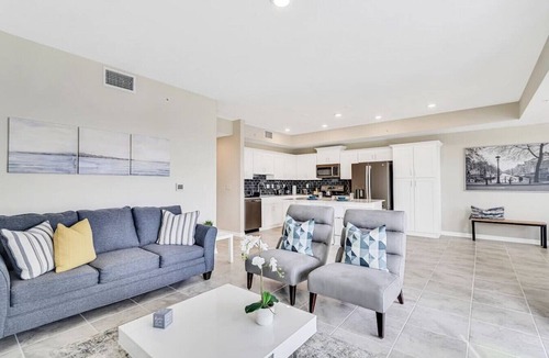Kissimmee Condo | 3171-107 Resort Lake View Disney Universal Orlando