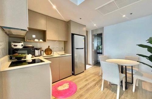 Pratumnak Hill Apartment | 31st Floor 2 Bed Room Sea View Gem - Rare Unit