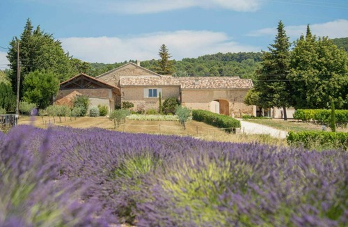 Valreas Other | 320 m² Accommodation ∙ 8 bedrooms ∙ 15 guests