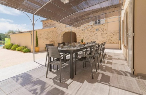 Valreas Other | 320 m² Accommodation ∙ 8 bedrooms ∙ 15 guests