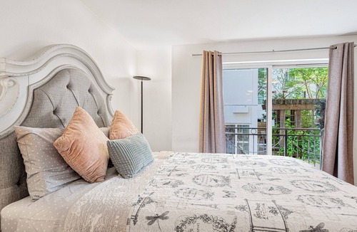Belltown Condo | 321 Getaway in Seattle Center-Belltown